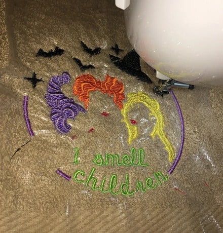 hocus-pocus-i-smell-children-embroidery-design